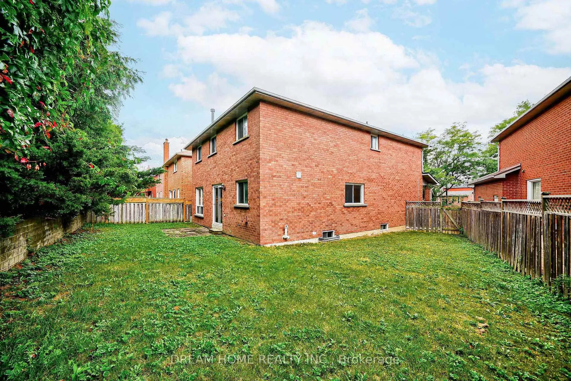 Photo 26 of 24 Muster Court, Markham, Buttonville — HOMEH