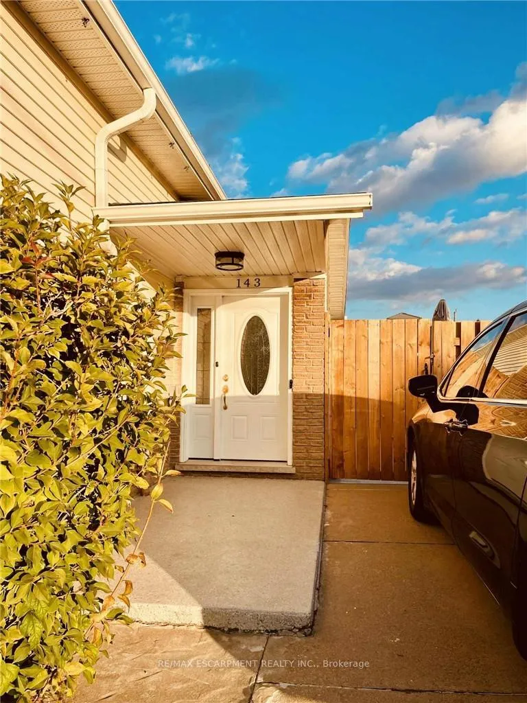 Photo 3 of Unit Lower, 143 Highridge Avenue, Hamilton, Riverdale — HOMEH