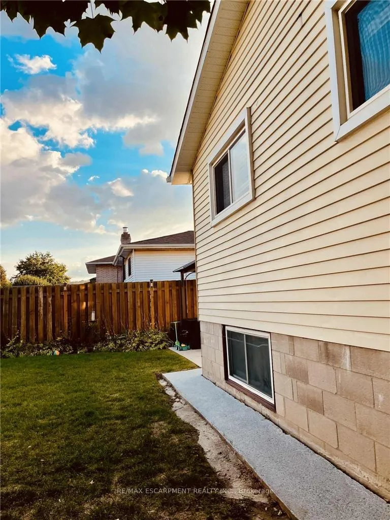 Photo 21 of Unit Lower, 143 Highridge Avenue, Hamilton, Riverdale — HOMEH