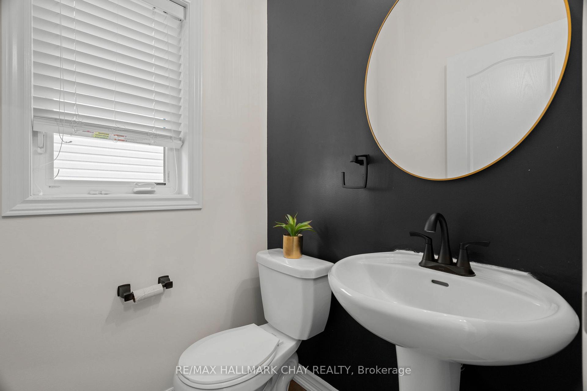 Photo 3 of 37 Decarolis Crescent, Essa, Angus — HOMEH
