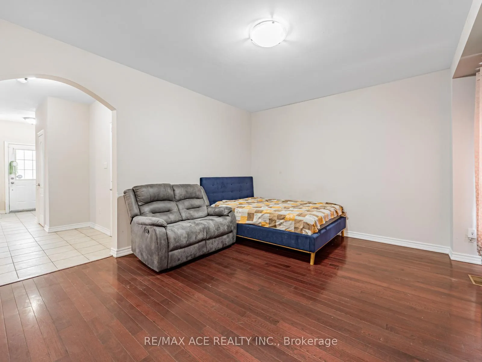 Photo 6 of 51 Styles Crescent, Ajax, Northeast Ajax — HOMEH