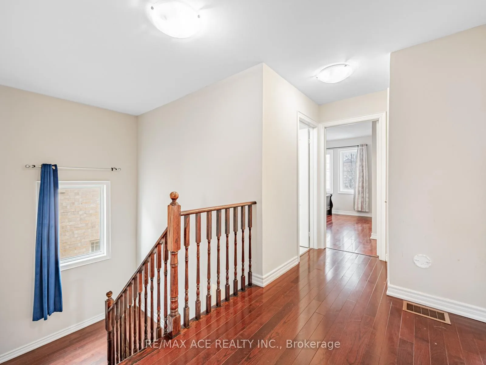 Photo 16 of 51 Styles Crescent, Ajax, Northeast Ajax — HOMEH