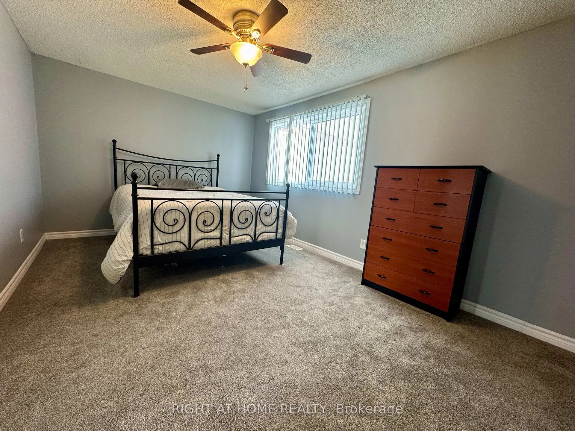 Photo 9 of 557 Dorchester Drive, Oshawa, Vanier — HOMEH