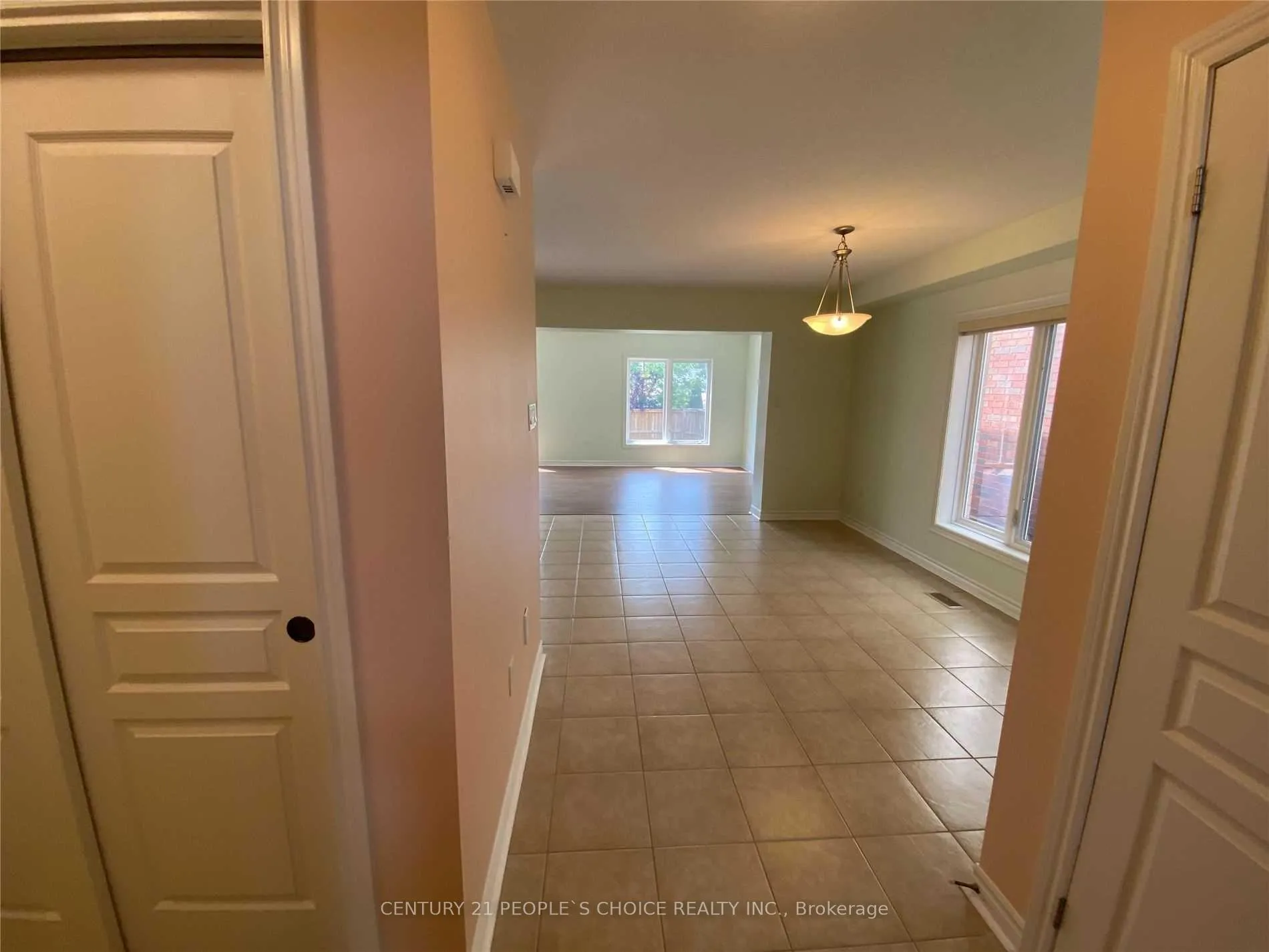 Photo 3 of 530 Isaiah Crescent, Kitchener, Larentian West — HOMEH