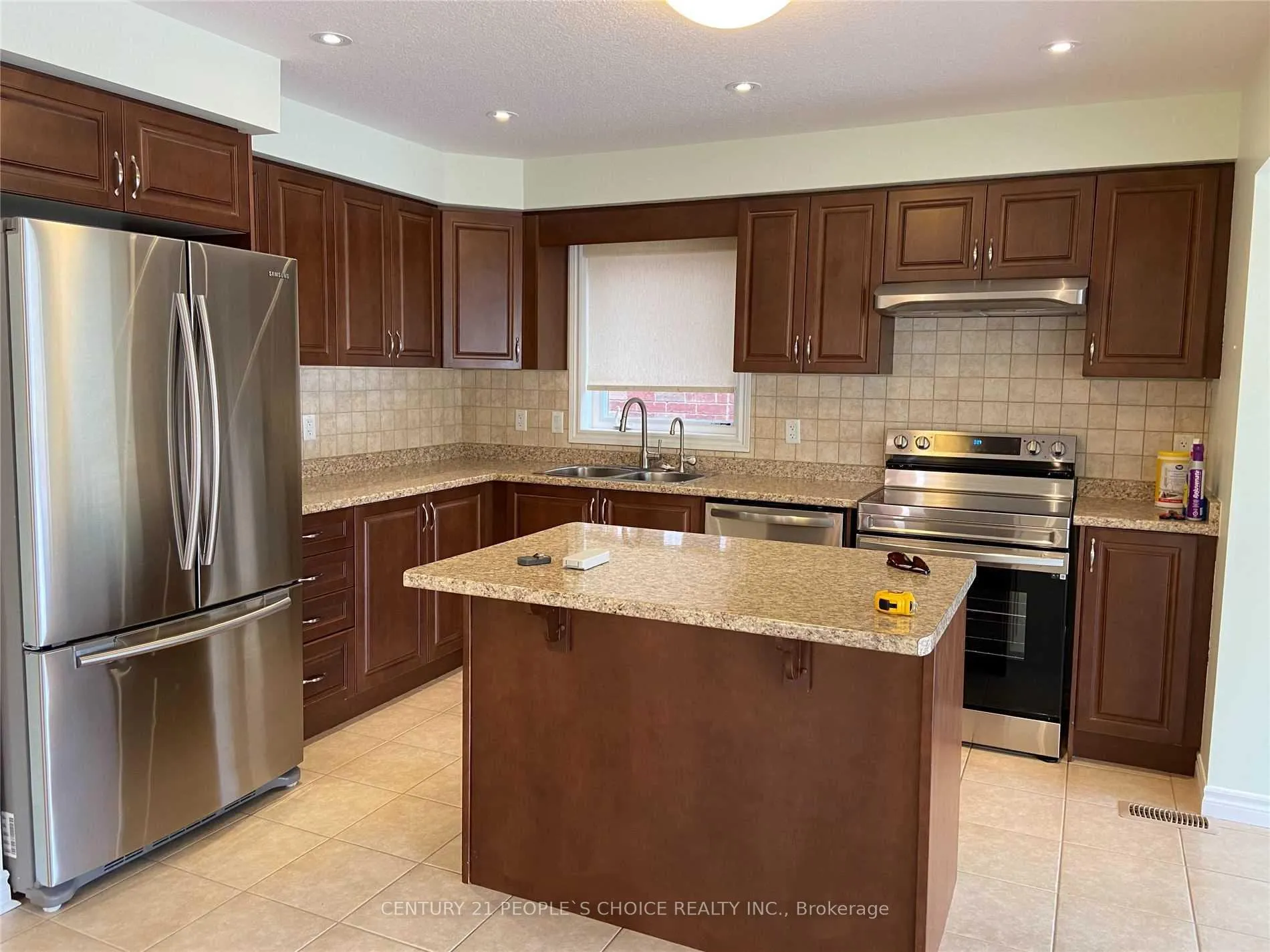 Photo 15 of 530 Isaiah Crescent, Kitchener, Larentian West — HOMEH
