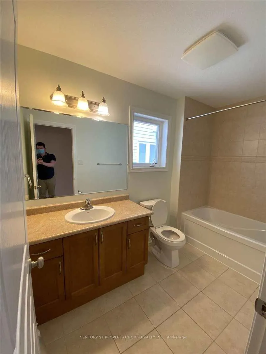 Photo 24 of 530 Isaiah Crescent, Kitchener, Larentian West — HOMEH