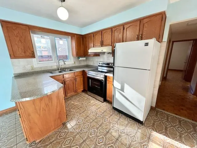 Photo 8 of 339 Glen Shields Avenue, Vaughan, Glen Shields — HOMEH