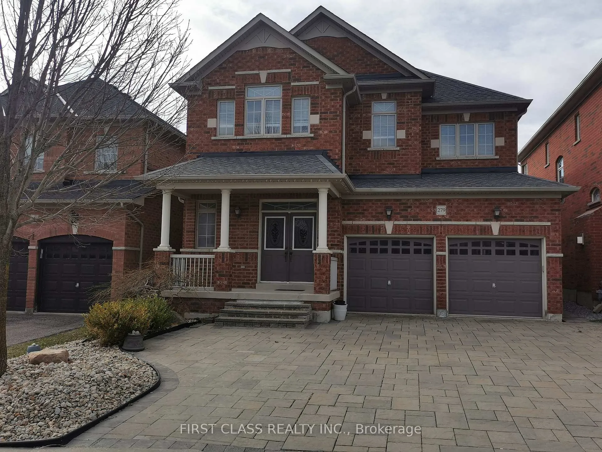 Front of 279 River Ridge Boulevard
