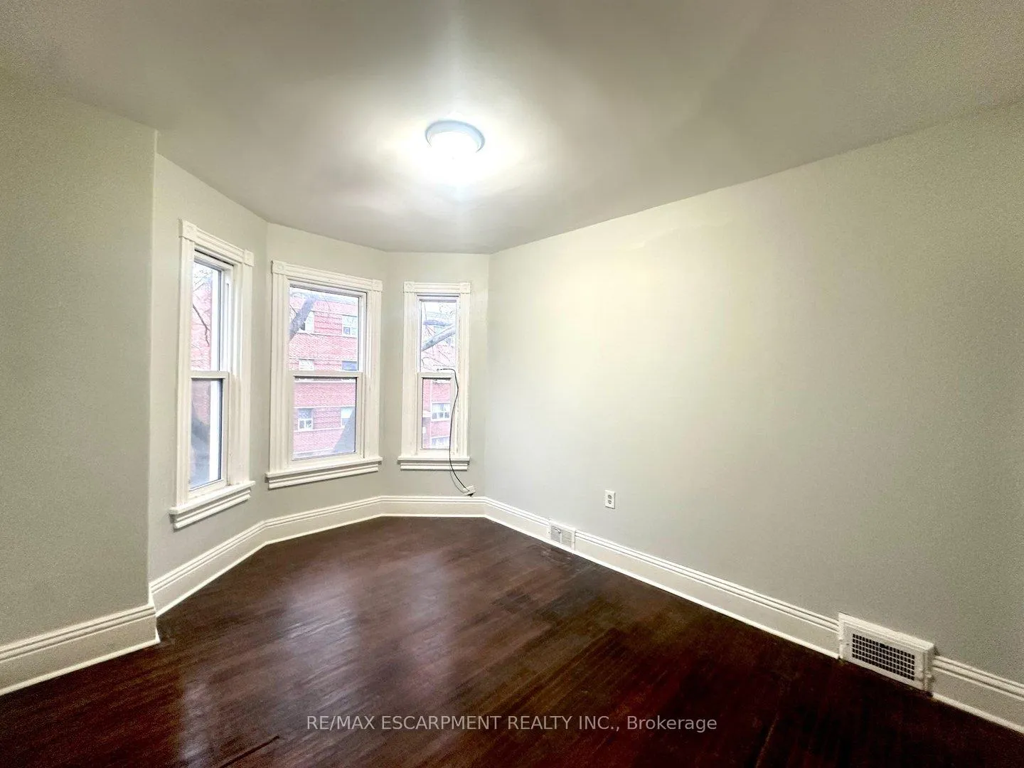 Photo 5 of Unit UPPER, 107 Erie Avenue, Hamilton, Stinson — HOMEH
