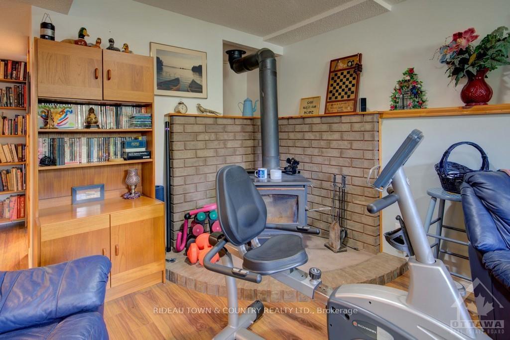 Photo 4 of 106 Archie Street, Ottawa, Constance Bay — HOMEH