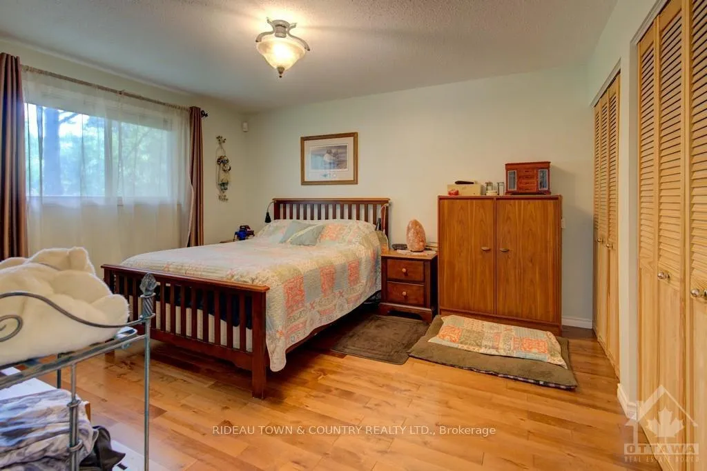 Photo 11 of 106 Archie Street, Ottawa, Constance Bay — HOMEH
