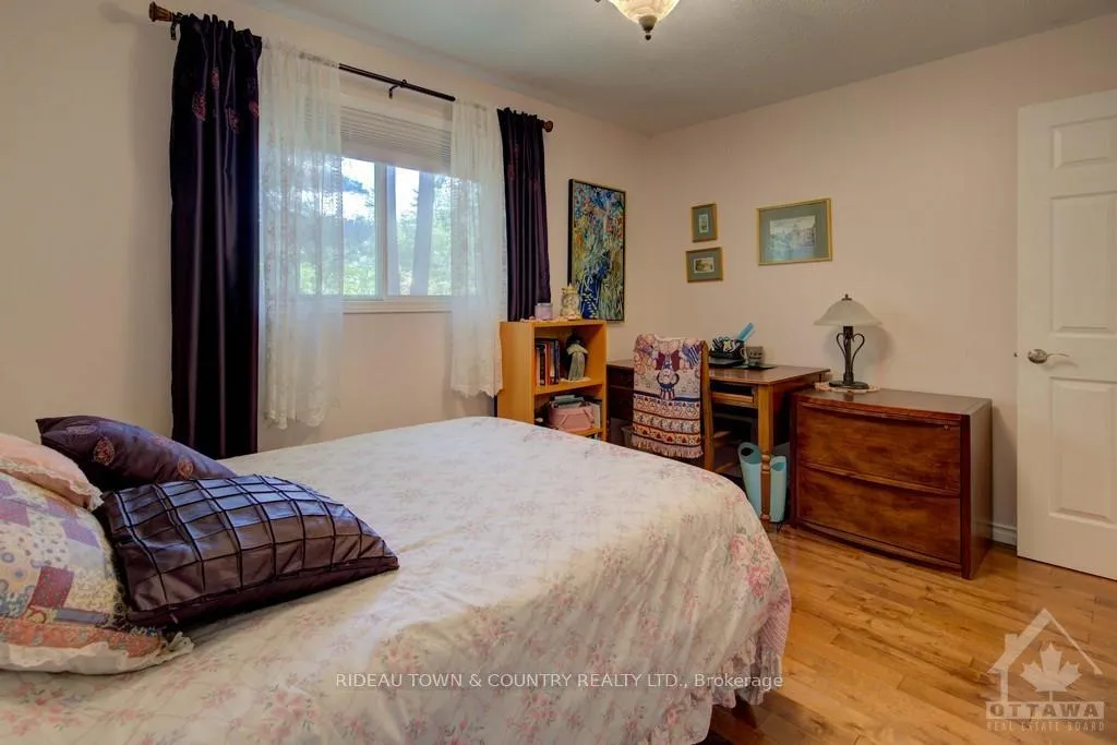 Photo 12 of 106 Archie Street, Ottawa, Constance Bay — HOMEH