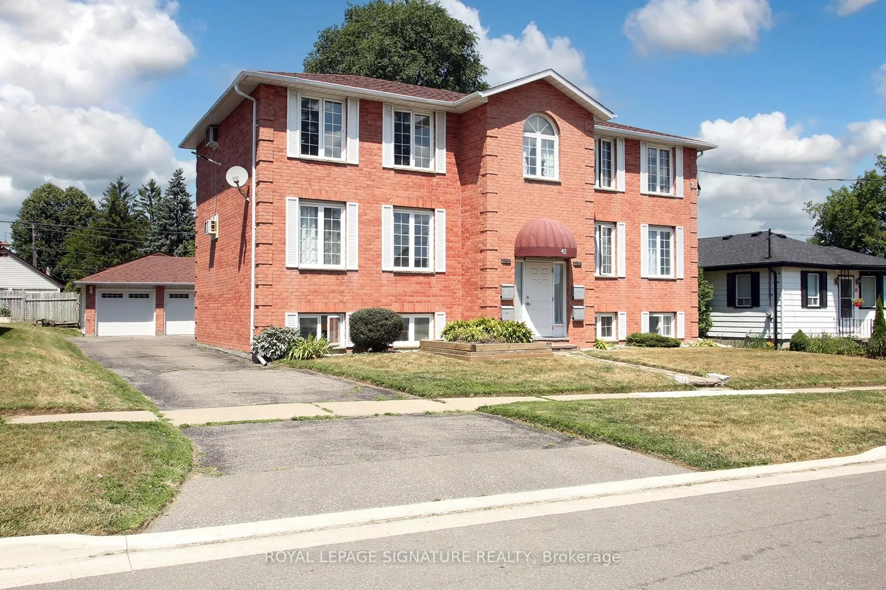 Photo 2 of Unit #4, 42 Tecumseh Avenue, Oshawa, Centennial — HOMEH