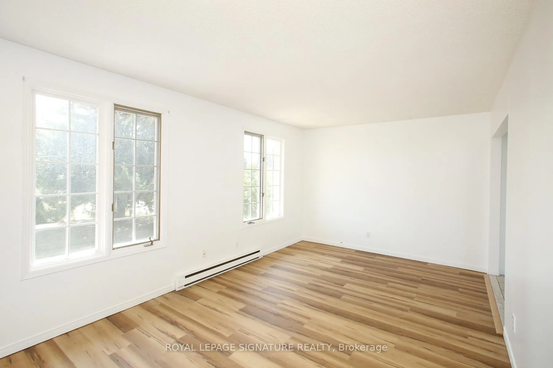Photo 3 of Unit #4, 42 Tecumseh Avenue, Oshawa, Centennial — HOMEH
