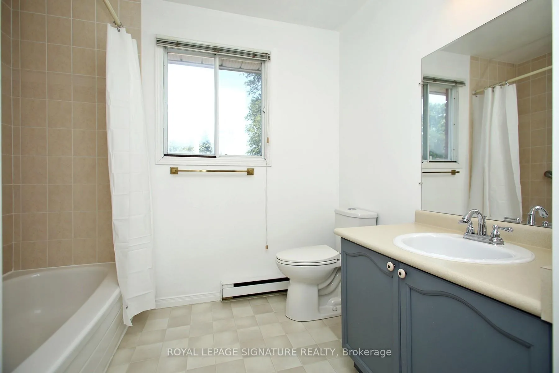Photo 11 of Unit #4, 42 Tecumseh Avenue, Oshawa, Centennial — HOMEH