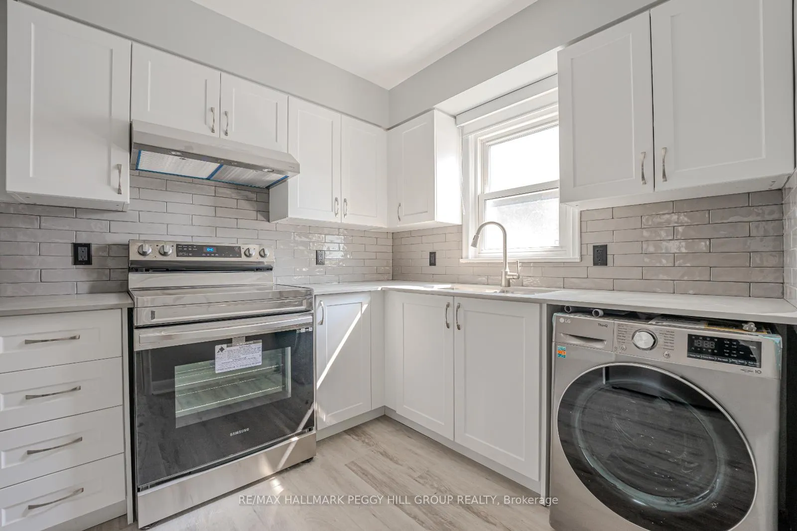Photo 2 of Unit 3, 76 John Street, Barrie, Lakeshore — HOMEH