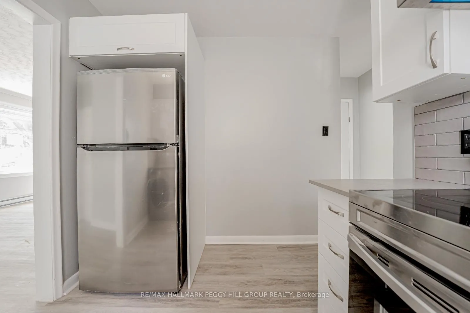 Photo 3 of Unit 3, 76 John Street, Barrie, Lakeshore — HOMEH