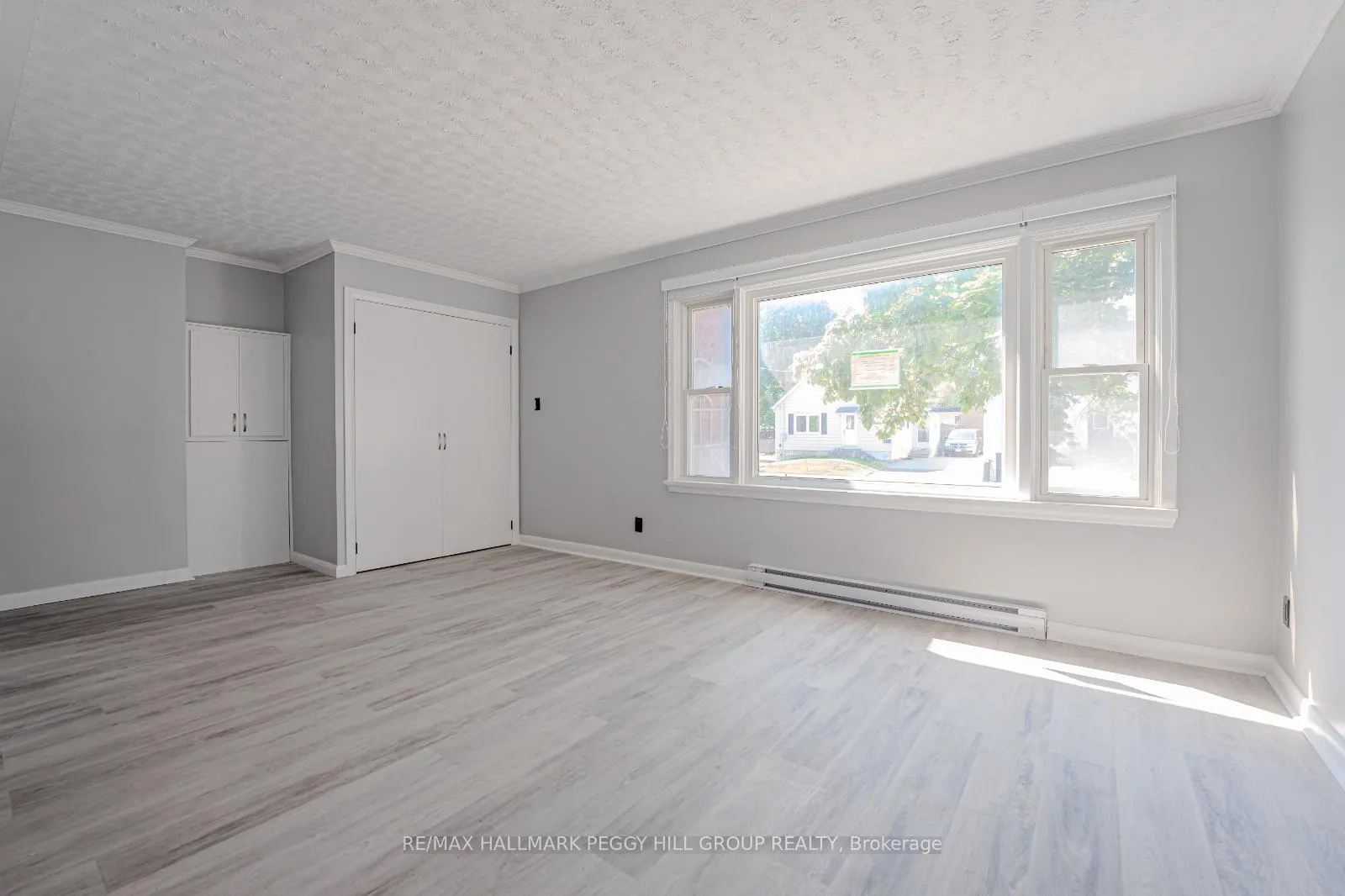 Photo 4 of Unit 3, 76 John Street, Barrie, Lakeshore — HOMEH