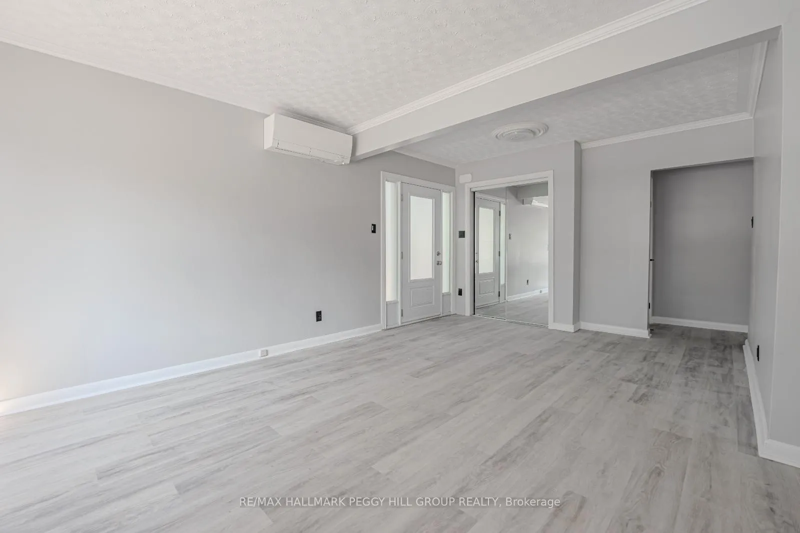 Photo 5 of Unit 3, 76 John Street, Barrie, Lakeshore — HOMEH