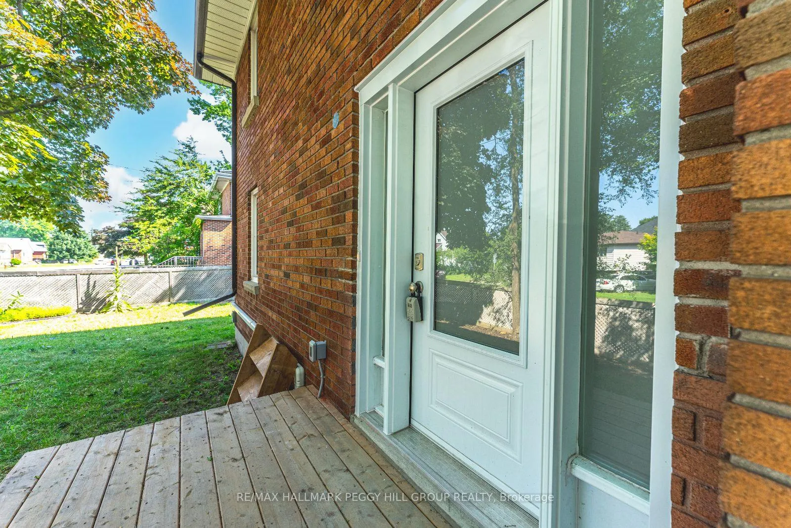 Photo 9 of Unit 3, 76 John Street, Barrie, Lakeshore — HOMEH