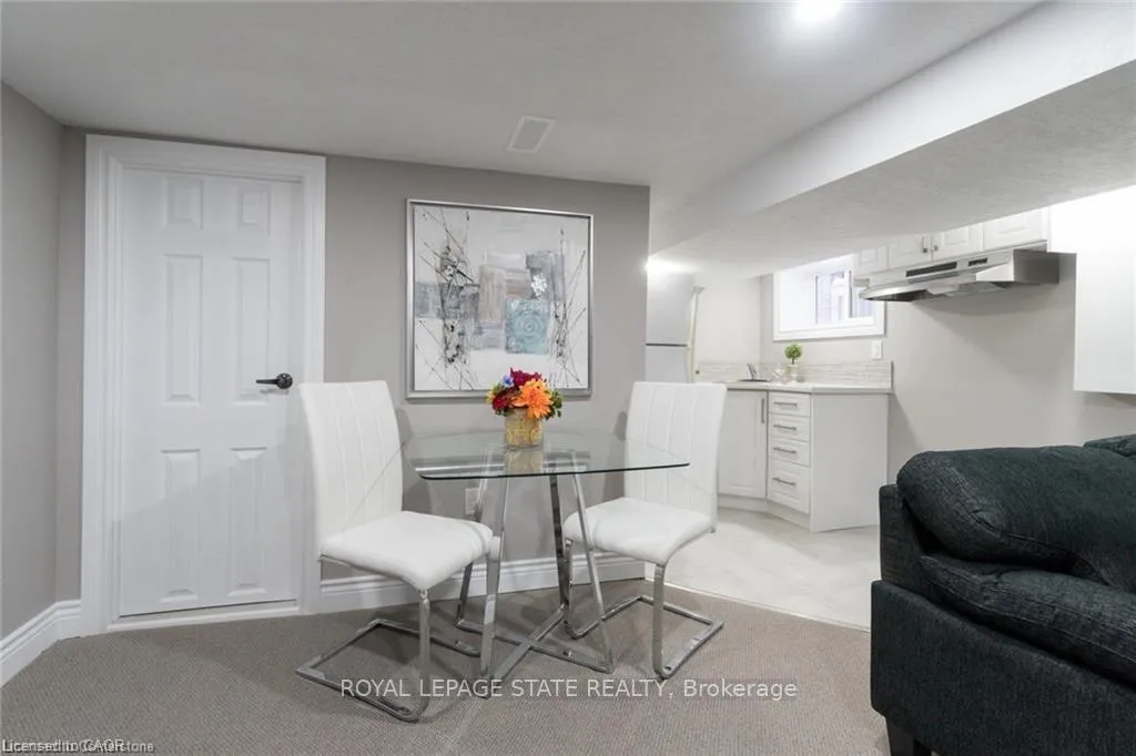 Photo 5 of Unit Unit 2, 27 Belmont Avenue, Hamilton, Crown Point — HOMEH