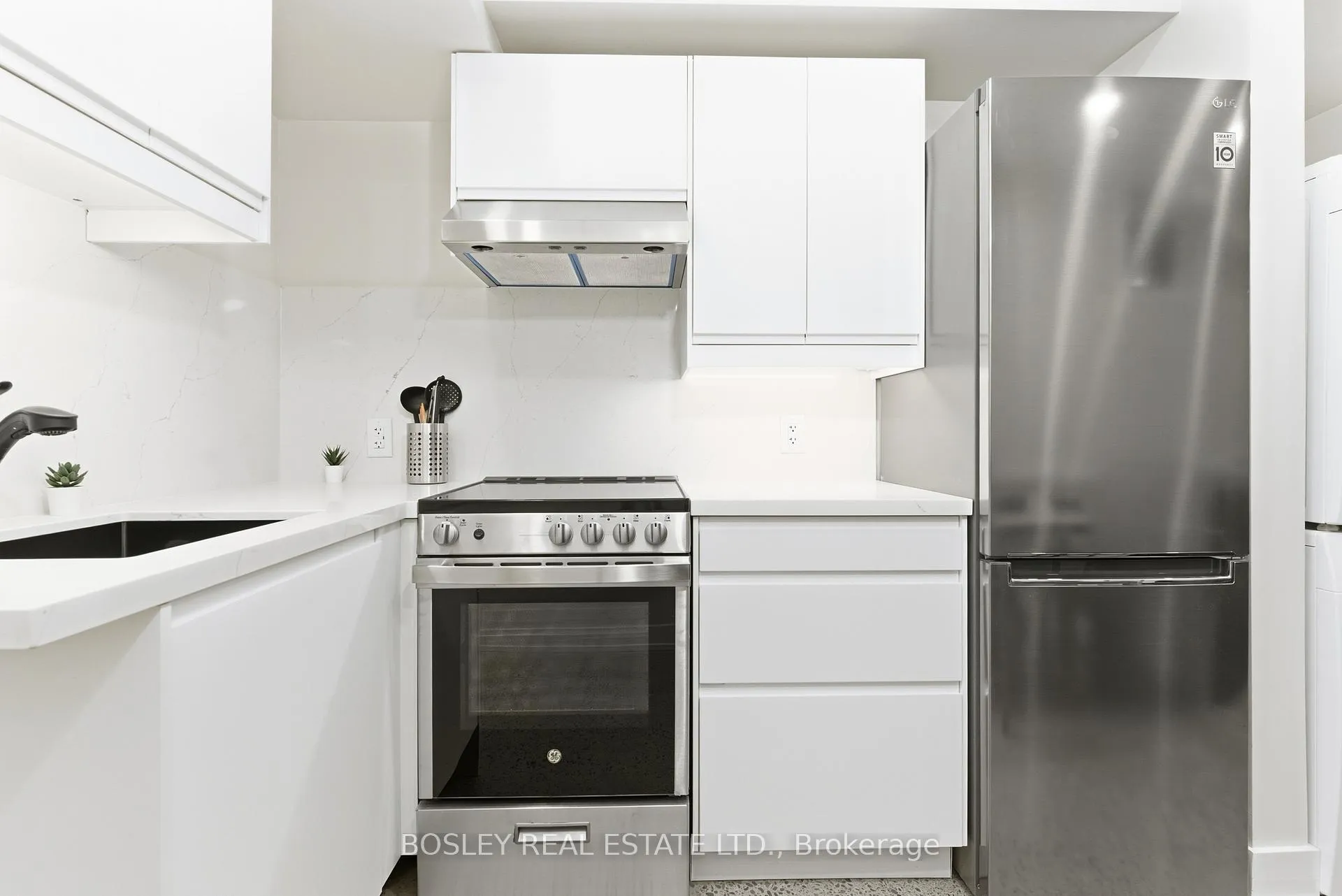 Photo 12 of Unit Unit # 2, 686 Rhodes Avenue, Toronto, Greenwood-Coxwell — HOMEH