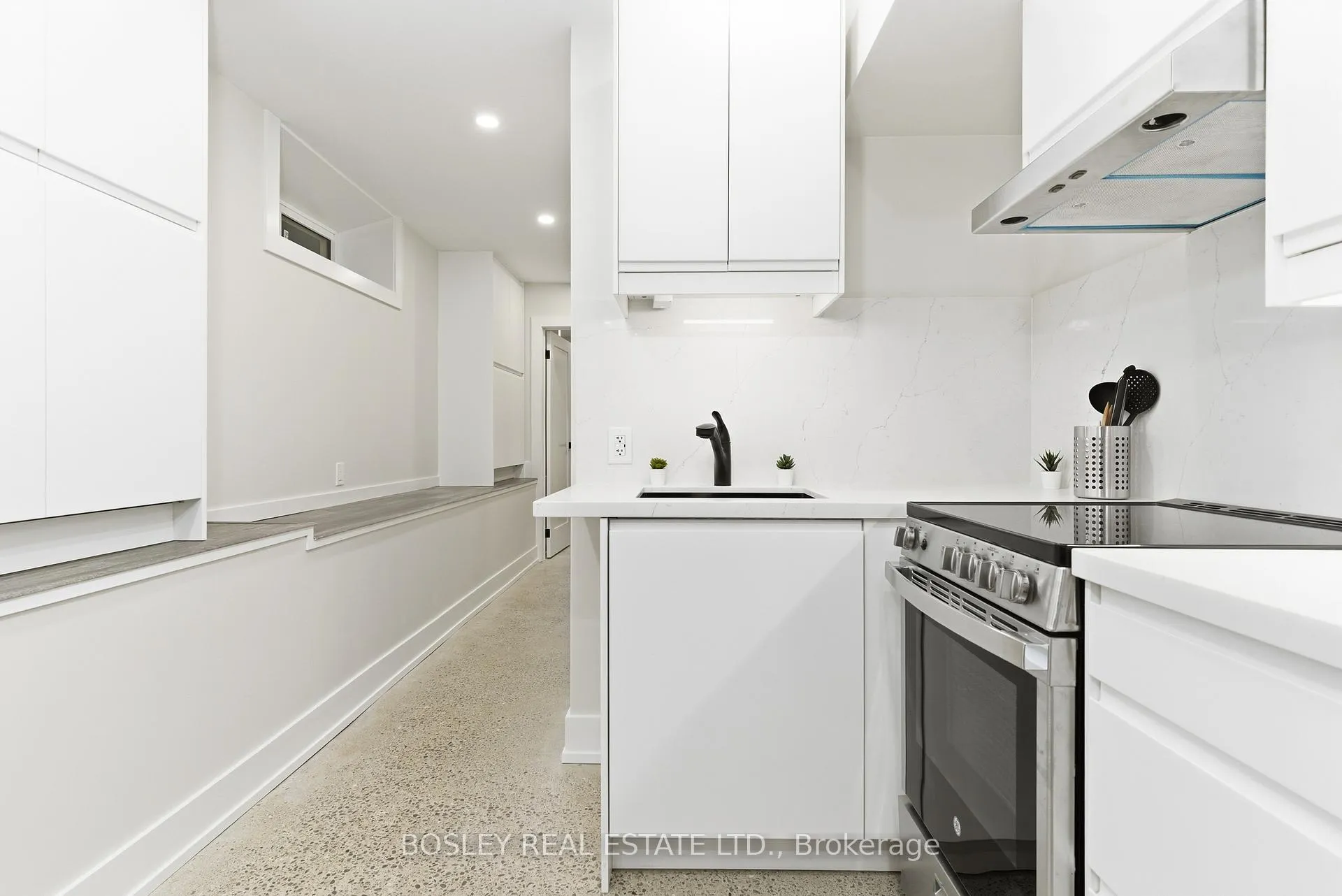 Photo 13 of Unit Unit # 2, 686 Rhodes Avenue, Toronto, Greenwood-Coxwell — HOMEH