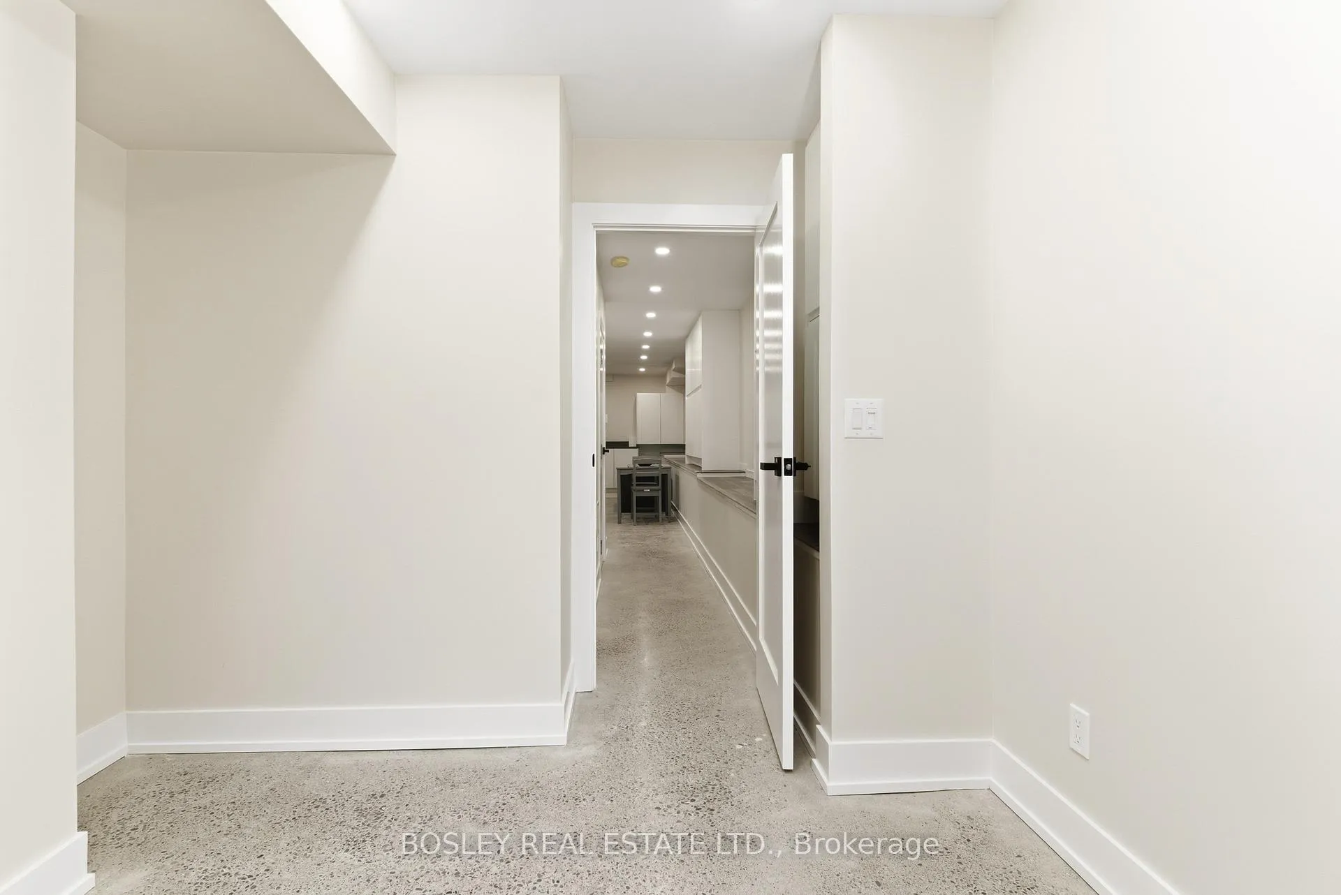 Photo 19 of Unit Unit # 2, 686 Rhodes Avenue, Toronto, Greenwood-Coxwell — HOMEH