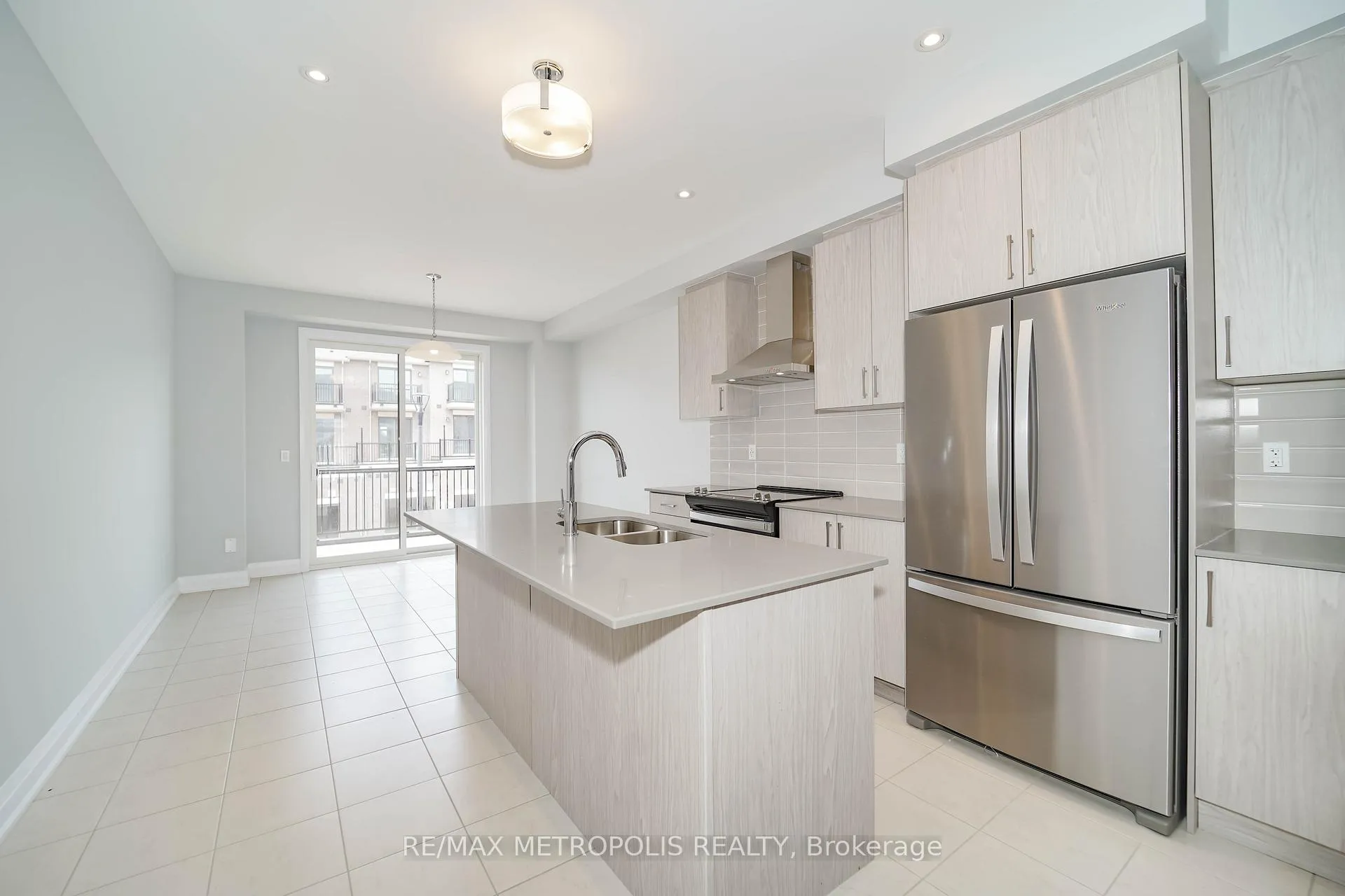 Photo 16 of 945 Crowsnest Hollow, Pickering, Rural Pickering — HOMEH