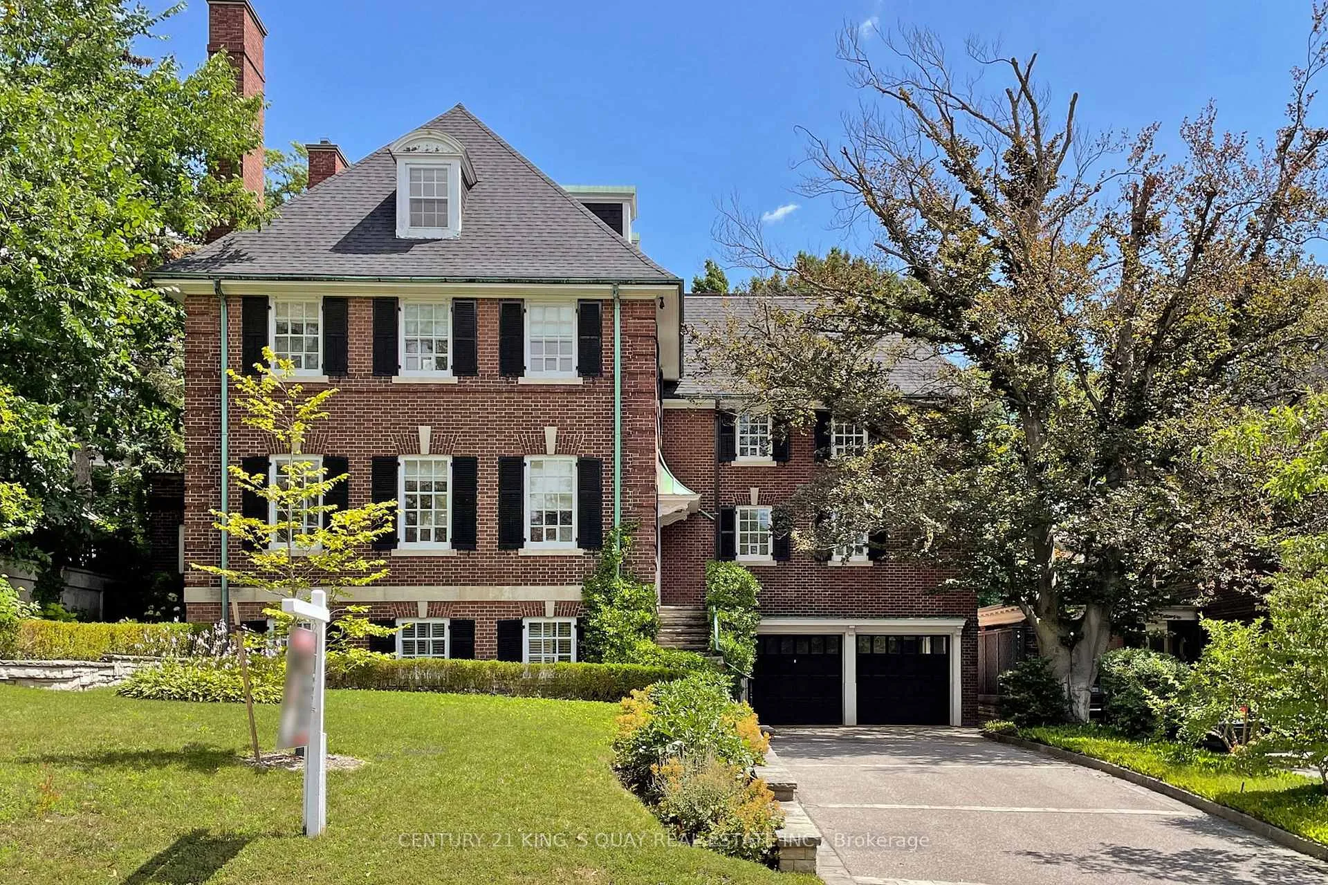 Front of 435 Russell Hill Road