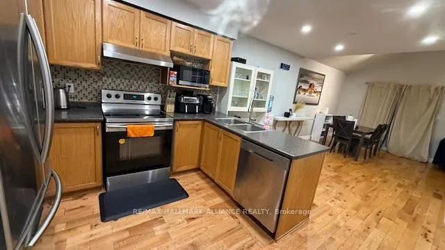 Photo 6 of 407 Westforest Trail, Kitchener, Highland West — HOMEH