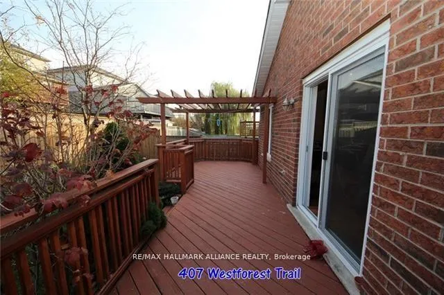 Photo 17 of 407 Westforest Trail, Kitchener, Highland West — HOMEH
