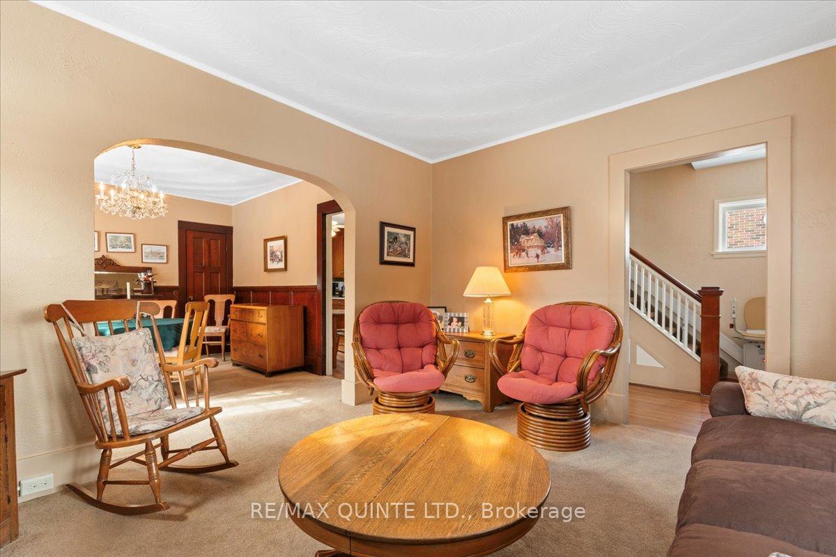 Photo 10 of 216 Foster Avenue, Belleville, Belleville Ward — HOMEH