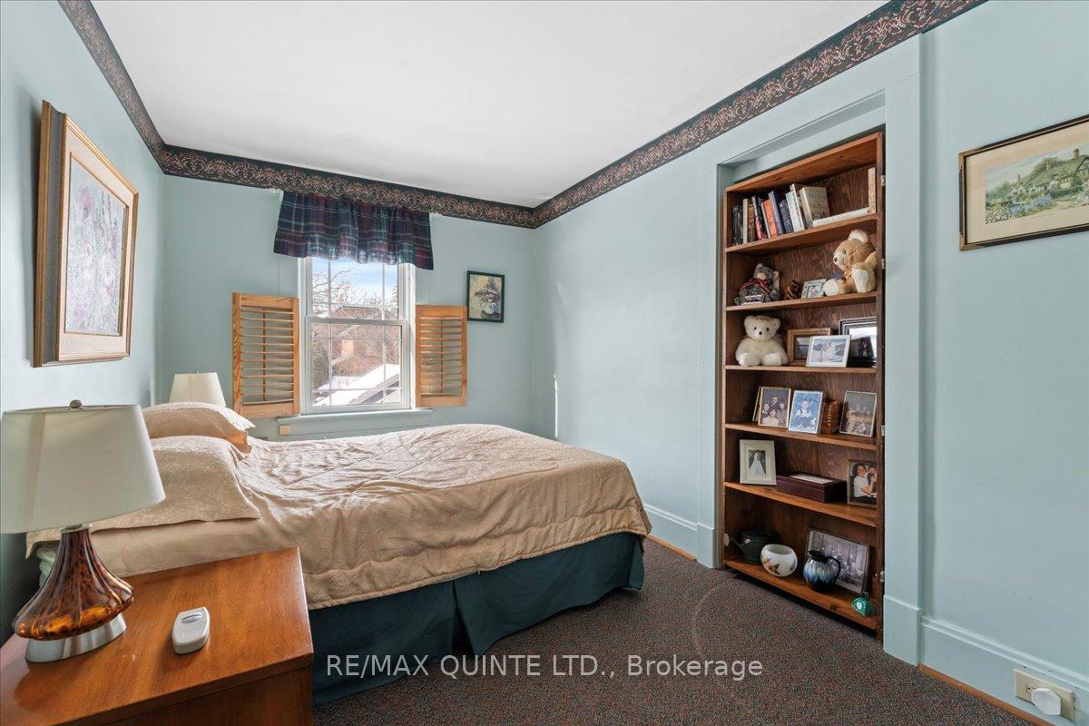 Photo 21 of 216 Foster Avenue, Belleville, Belleville Ward — HOMEH