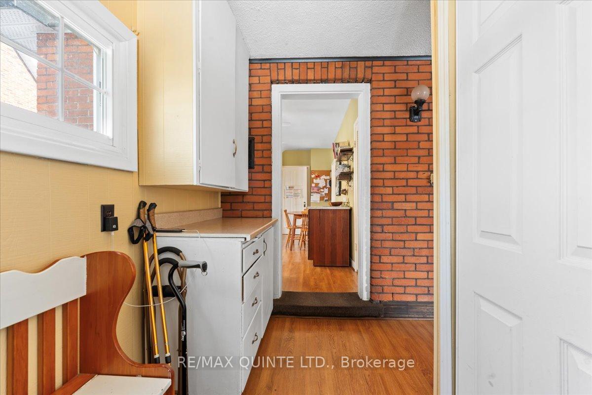 Photo 32 of 216 Foster Avenue, Belleville, Belleville Ward — HOMEH