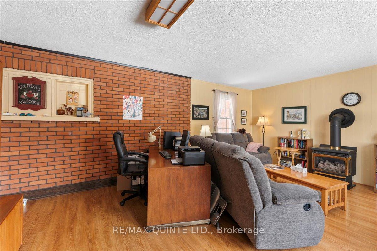 Photo 34 of 216 Foster Avenue, Belleville, Belleville Ward — HOMEH