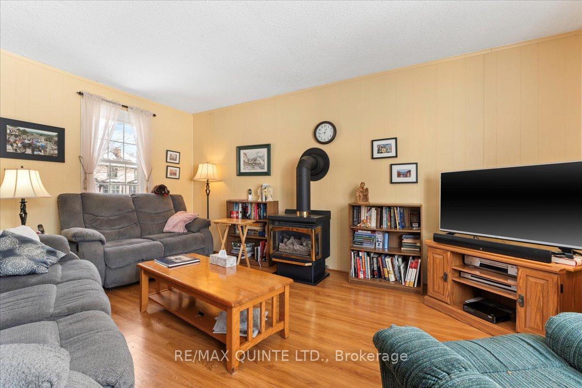 Photo 35 of 216 Foster Avenue, Belleville, Belleville Ward — HOMEH