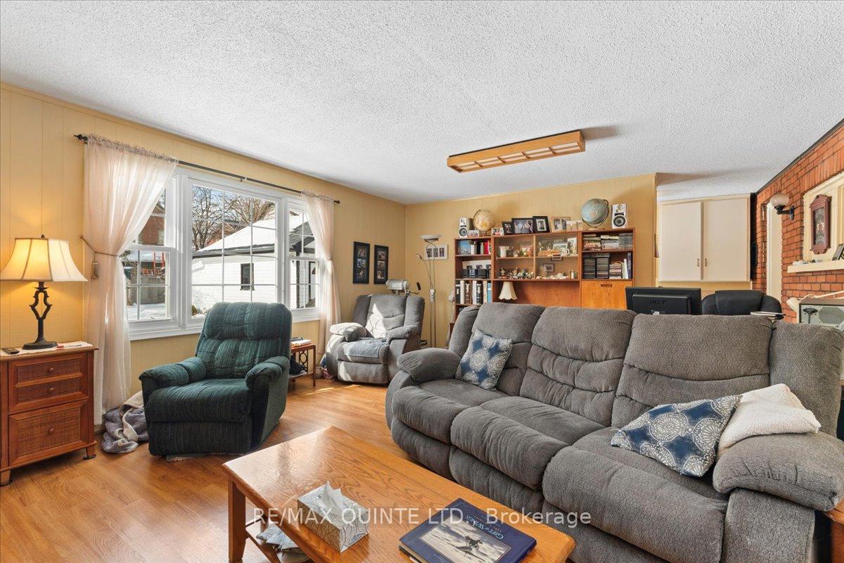 Photo 36 of 216 Foster Avenue, Belleville, Belleville Ward — HOMEH