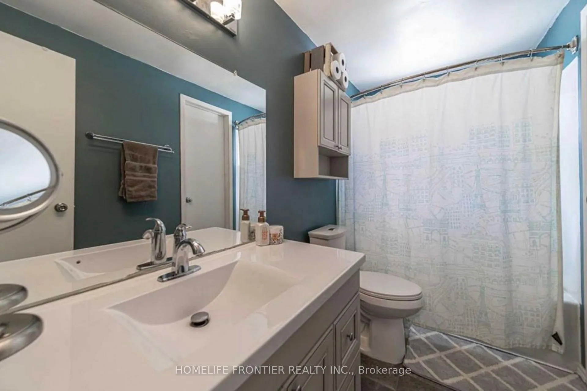 Photo 7 of 46 Hemingway Crescent, Barrie, Letitia Heights — HOMEH