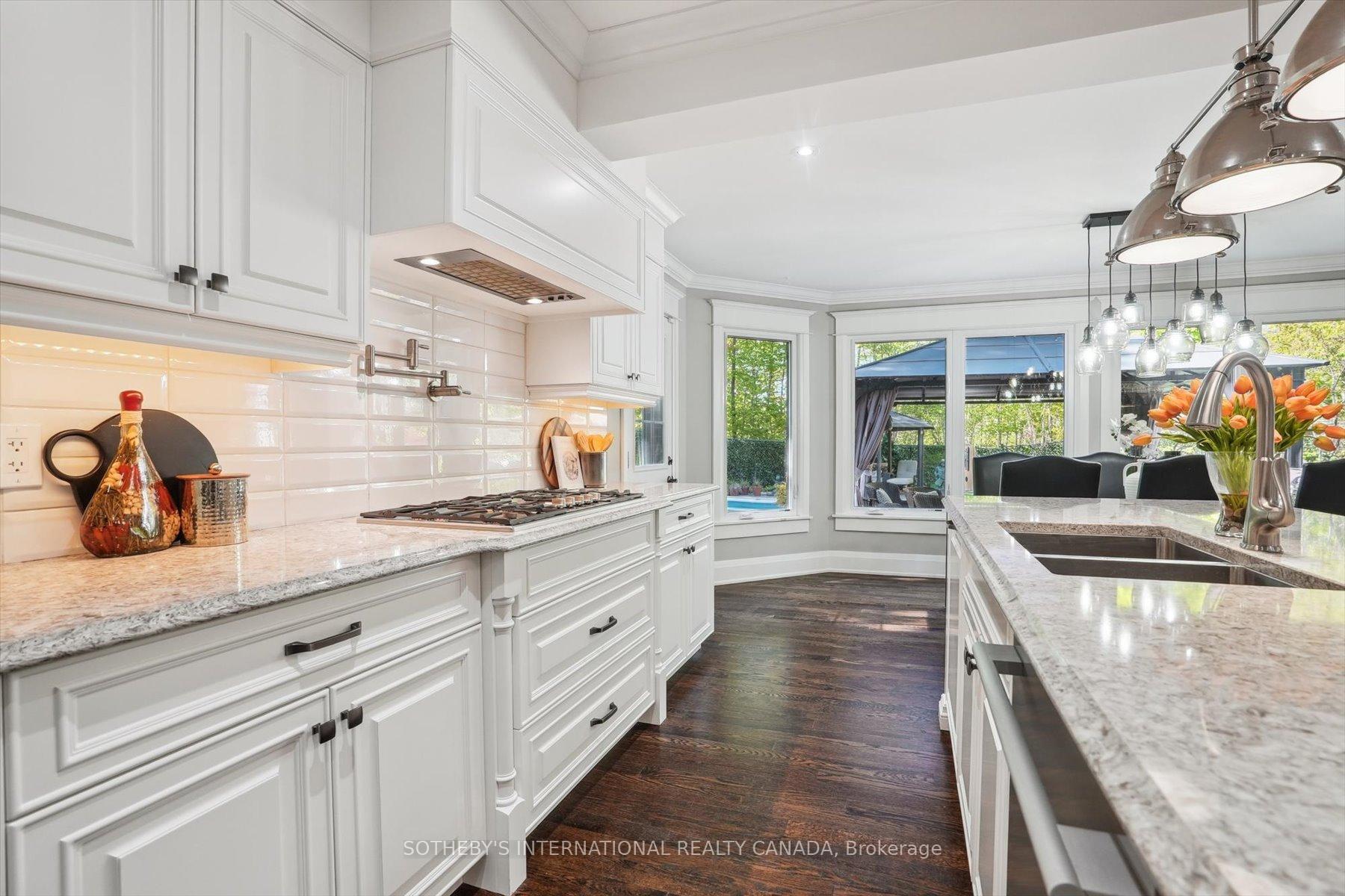 Photo 17 of 1662 Roundleaf Court, Burlington, Tyandaga — HOMEH