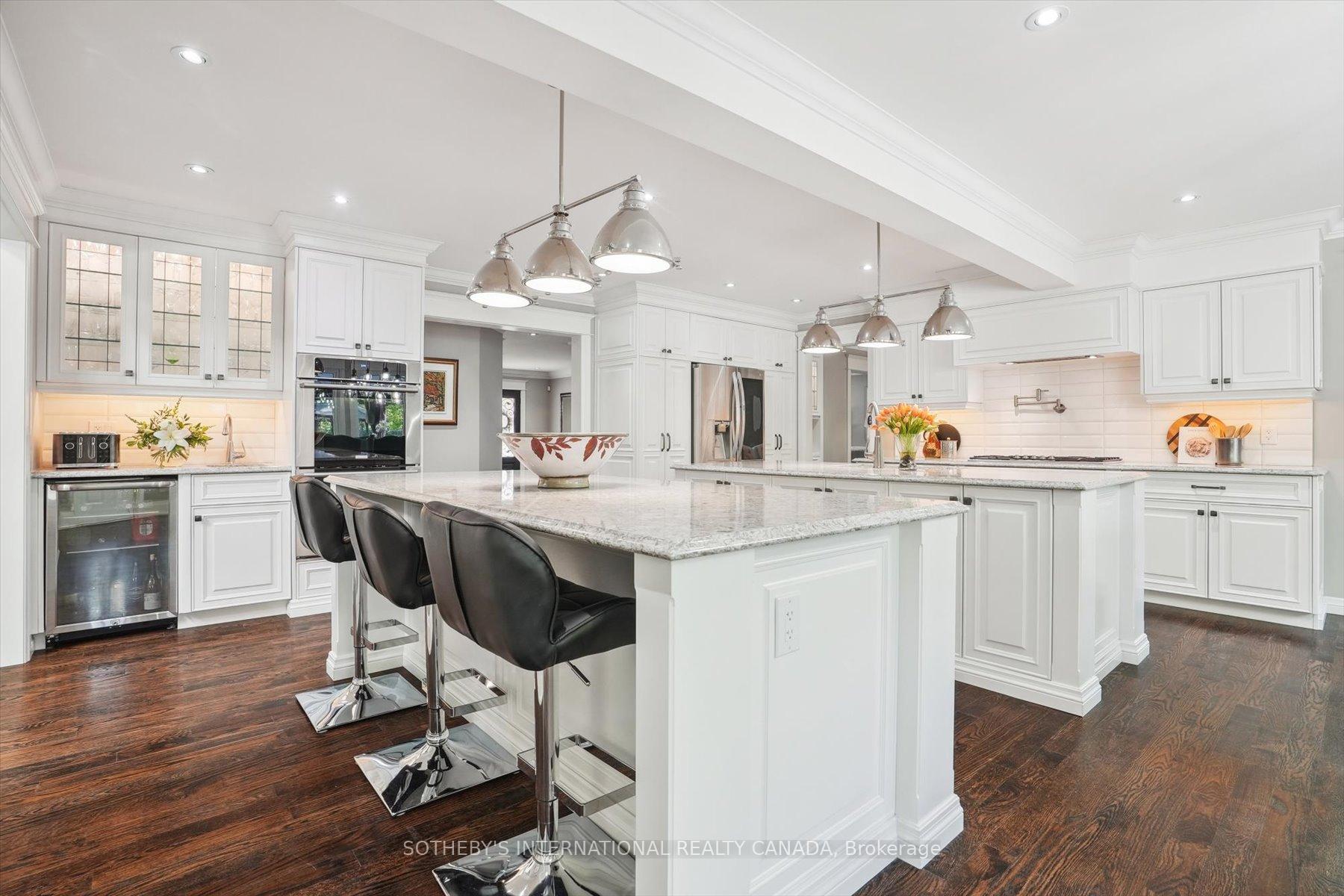 Photo 15 of 1662 Roundleaf Court, Burlington, Tyandaga — HOMEH