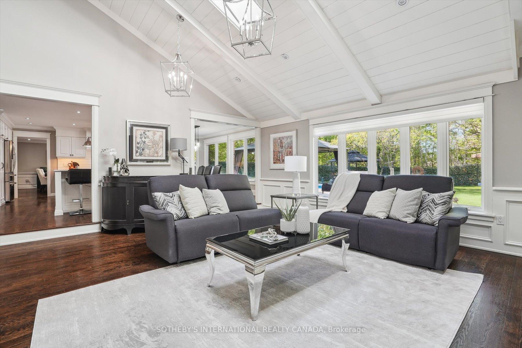 Photo 16 of 1662 Roundleaf Court, Burlington, Tyandaga — HOMEH
