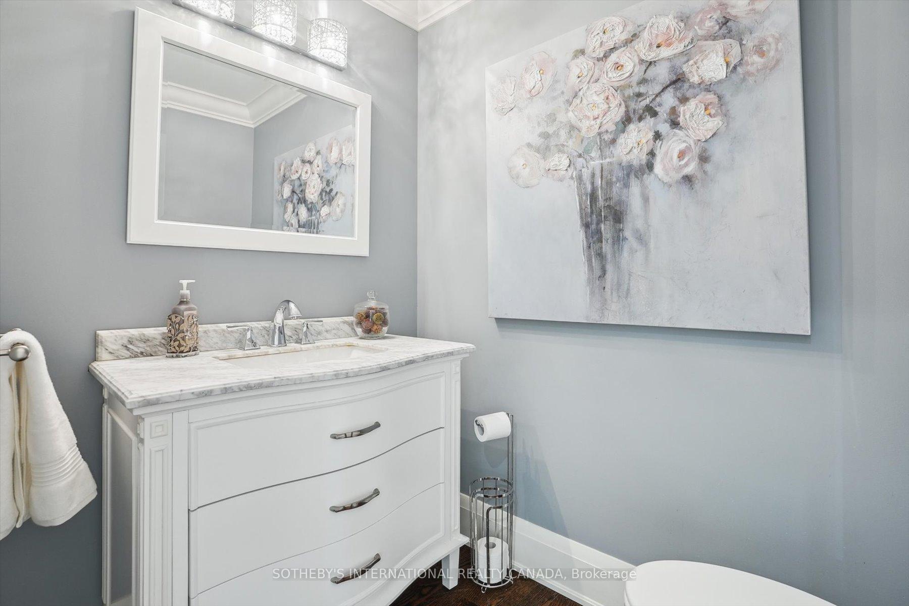 Photo 7 of 1662 Roundleaf Court, Burlington, Tyandaga — HOMEH