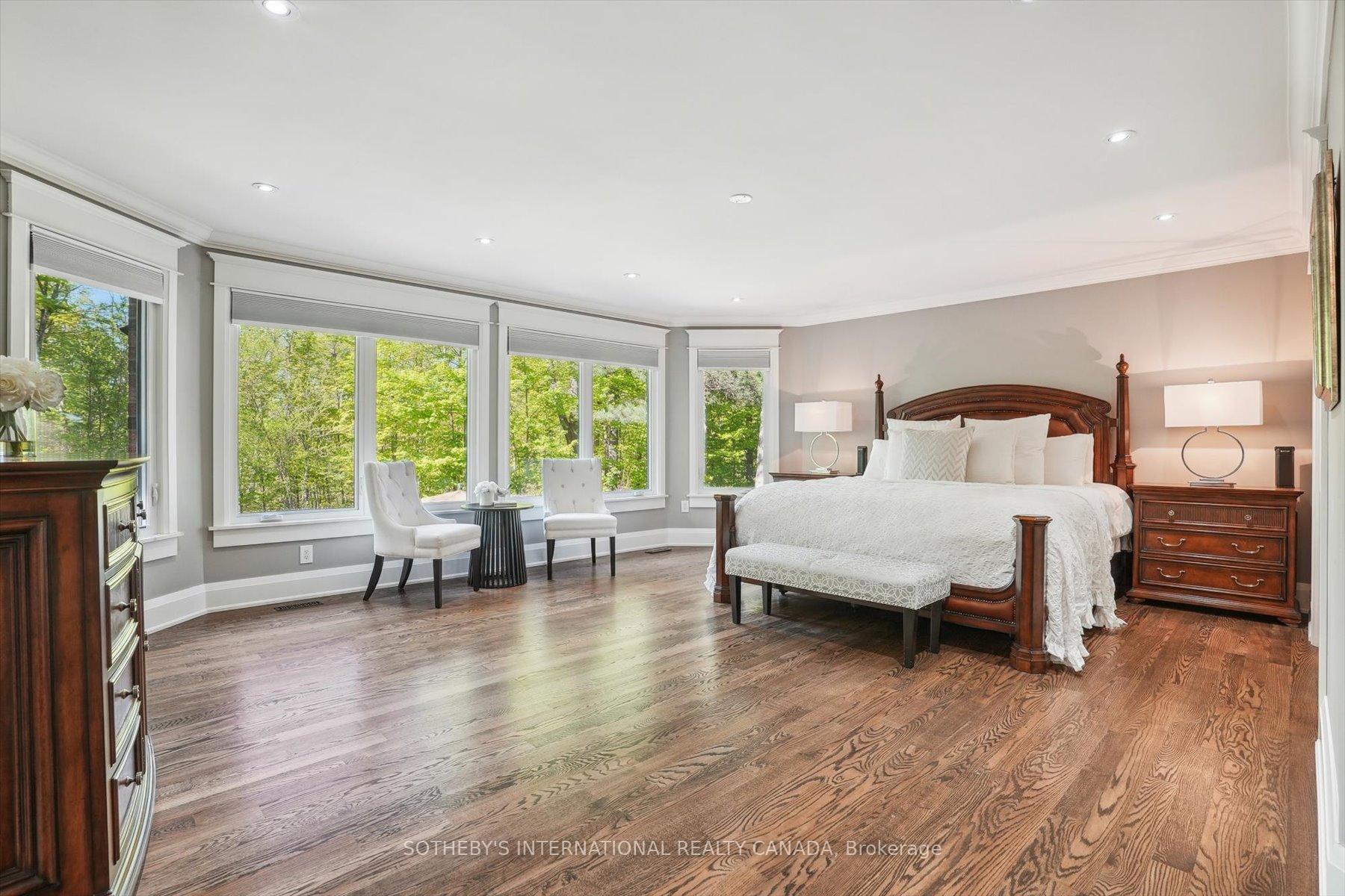Photo 12 of 1662 Roundleaf Court, Burlington, Tyandaga — HOMEH