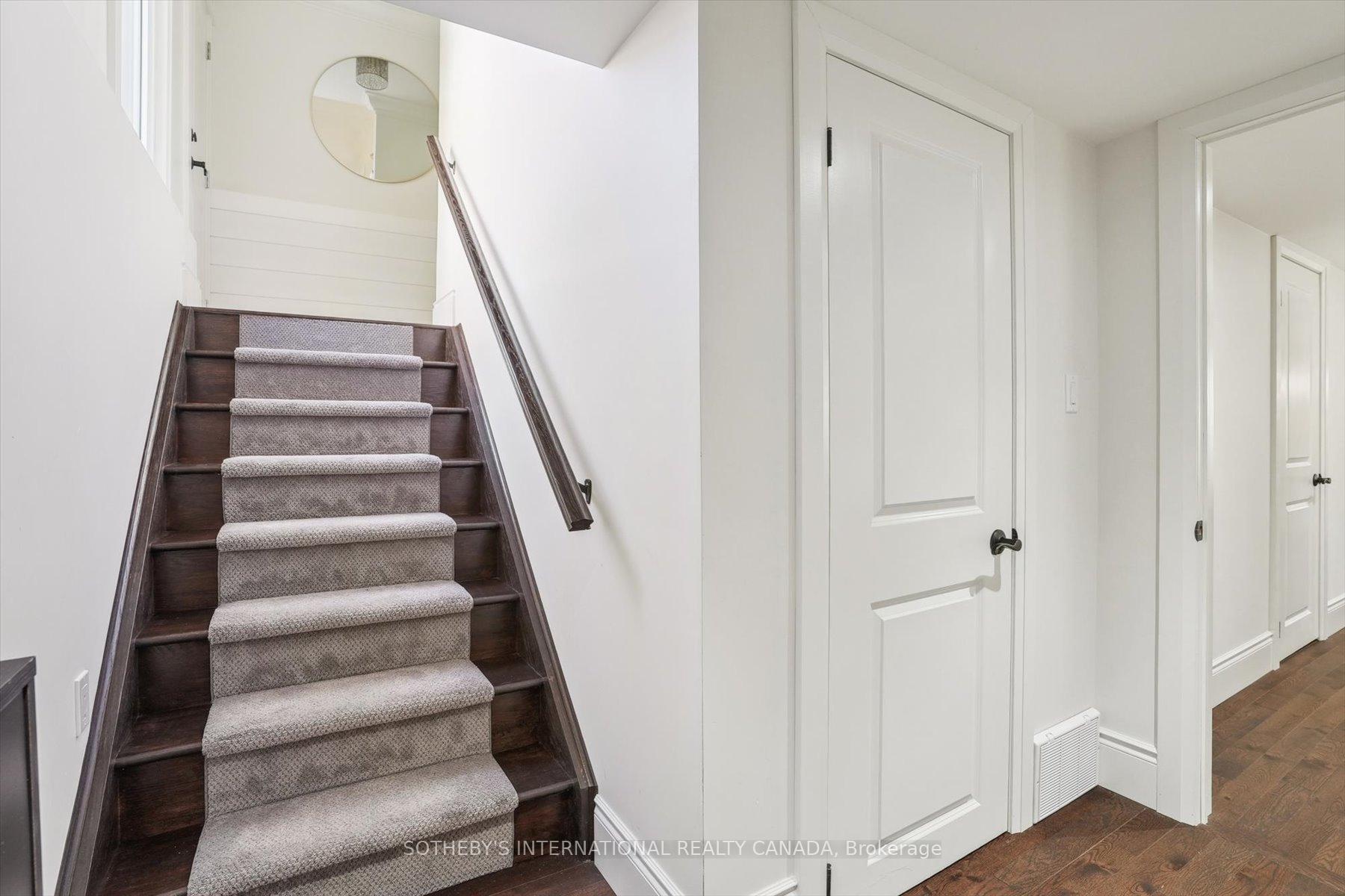 Photo 28 of 1662 Roundleaf Court, Burlington, Tyandaga — HOMEH