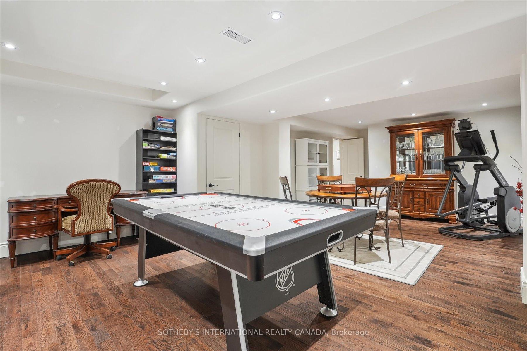 Photo 30 of 1662 Roundleaf Court, Burlington, Tyandaga — HOMEH