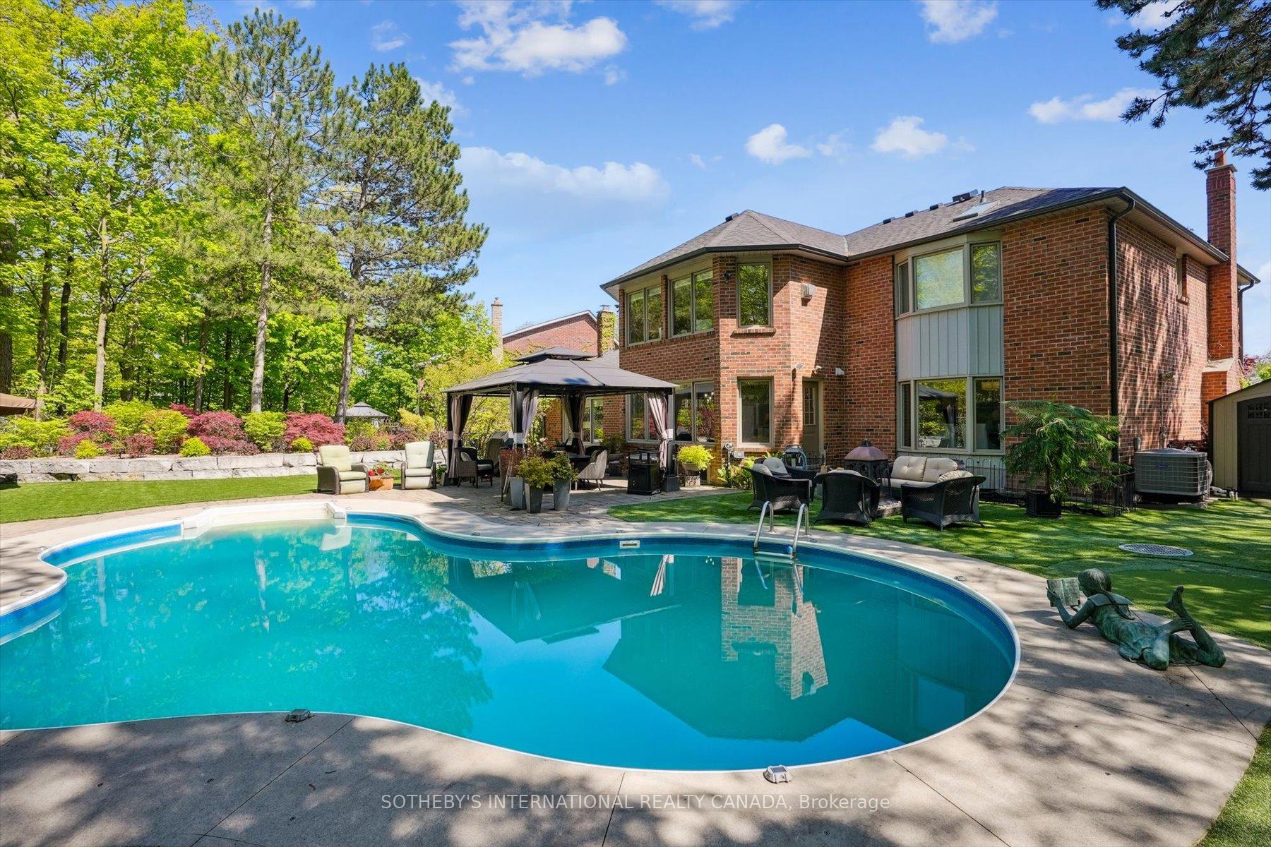 Photo 24 of 1662 Roundleaf Court, Burlington, Tyandaga — HOMEH