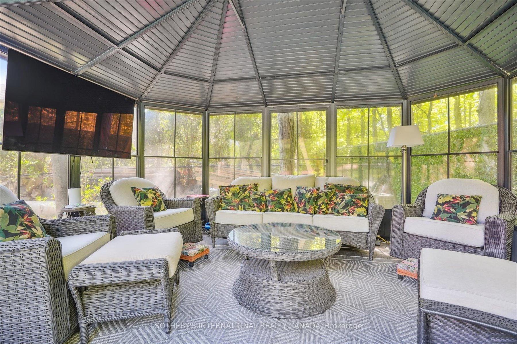 Photo 33 of 1662 Roundleaf Court, Burlington, Tyandaga — HOMEH