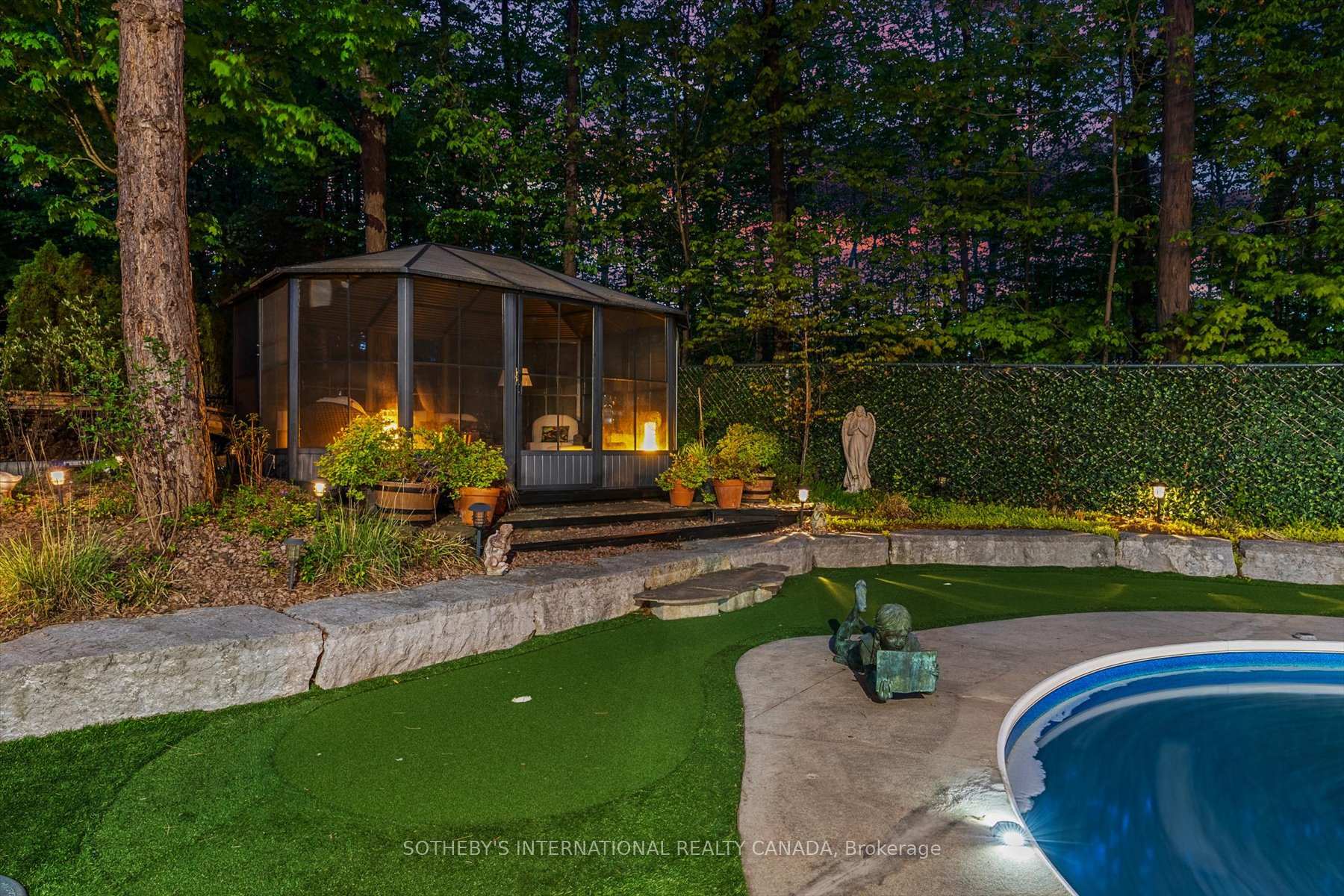 Photo 31 of 1662 Roundleaf Court, Burlington, Tyandaga — HOMEH