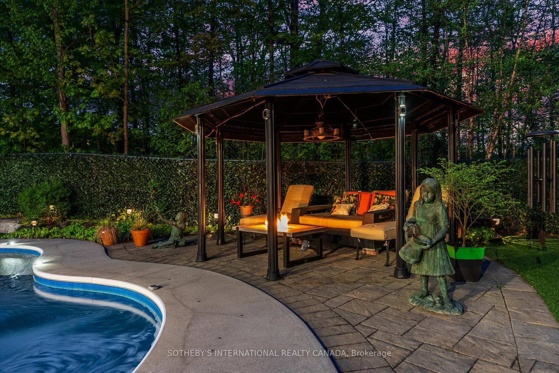 Photo 46 of 1662 Roundleaf Court, Burlington, Tyandaga — HOMEH